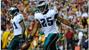 McCoy has concussion, Vick still has symptoms