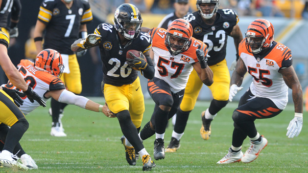 The Steelers working to sign running back Le'Veon Bell (26) to a long-term deal. Photo Credit: Denny Medley-USA TODAY Sports