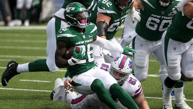 Aug 15, 2019; Atlanta, GA, USA; New York Jets running back Le'Veon Bell (26) prepares for a game against the Atlanta Falcons at Mercedes-Benz Stadium. Photo Credit: Brett Davis-USA TODAY Sports