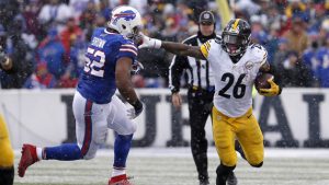 Steelers’ Bell outshines Charles in dueling returns