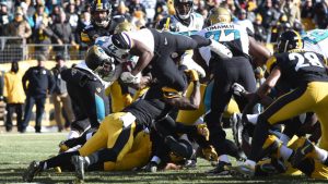 RB Fournette helps Jaguars oust Steelers