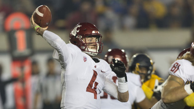 Oct 13, 2017; Berkeley, CA, USA; Washington State Cougars quarterback Luke Falk (4) passes the football against the California Golden Bears during the first half at Memorial Stadium. Photo Credit: Neville E. Guard-USA TODAY Sports