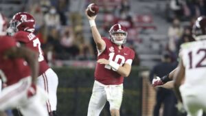 Patriots talking to Falcons about the No. 4 pick