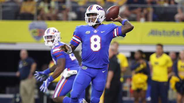 Sep 2, 2017; Arlington, TX, USA; Florida Gators quarterback Malik Zaire (8) throws in the pocket against the Michigan Wolverines at AT&T Stadium. Photo Credit: Matthew Emmons-USA TODAY Sports