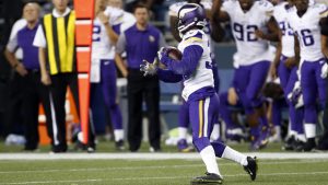 Vikings edge Seahawks on late interception TD