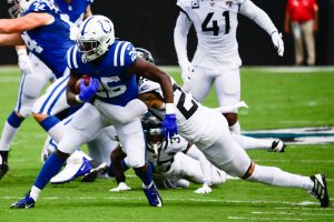 Colts RB Mack injures leg, ruled out vs. Jaguars