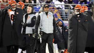 NFL Notes: Lewis to remain as Bengals’ coach