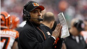 Bengals give coach Lewis extension