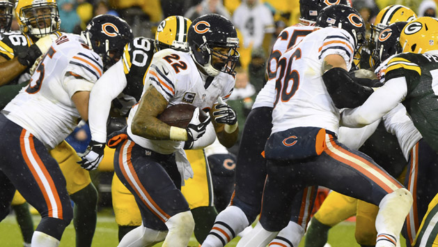 Nov 26, 2015; Green Bay, WI, USA; Chicago Bears running back Matt Forte (22) carries the ball against the Green Bay Packers during the second half for a NFL game on Thanksgiving at Lambeau Field. Mandatory Credit: Mike DiNovo-USA TODAY Sports