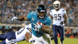 Raiders sign RB Jones-Drew