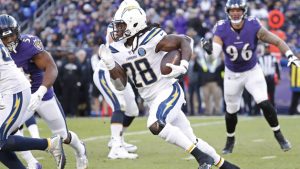 Report: Chargers RB Gordon considers ending holdout