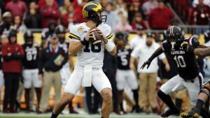 Illinois names Michigan transfer Peters starting QB