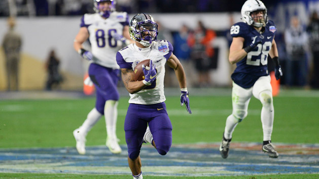 Dec 30, 2017; Glendale, AZ, USA; Washington Huskies running back Myles Gaskin (9) runs for a touchdown against the Penn State Nittany Lions during the second half in the 2017 Fiesta Bowl at University of Phoenix Stadium. Photo Credit: Joe Camporeale-USA TODAY Sports