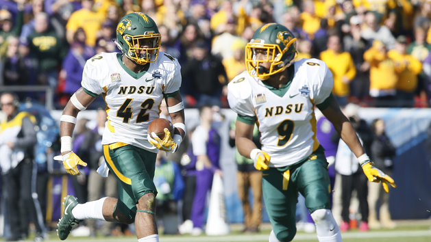 Jan 6, 2018; Frisco, TX, USA; North Dakota State Bison linebacker Jabril Cox (42) returns a fumble in the second quarter against the James Madison Dukes at Toyota Stadium. Photo Credit: Tim Heitman-USA TODAY Sports