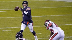 Bucs Miss Chances to Win in Chicago