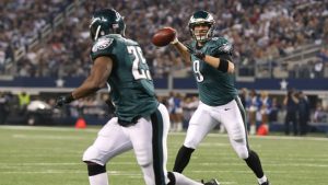 Eagles’ Foles “just having fun,” not dwelling on pay