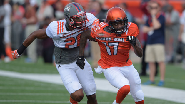 Jan 25, 2017; Mobile, AL, USA; North squad wide receiver Amba Etta-Tawo of Syracuse (17) runs a pass route against safety Obi Melifonwu of Connecticut (20) during Senior Bowl practice at Ladd-Peebles Stadium. Photo Credit: Glenn Andrews-USA TODAY Sports