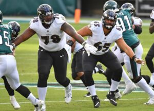 Chiefs acquire Pro Bowl LT Brown from Ravens