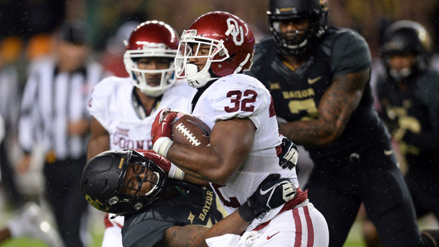 Nov 14, 2015; Waco, TX, USA; Oklahoma Sooners running back Samaje Perine (32) runs with the ball against the Baylor Bears at McLane Stadium. Oklahoma won 44-34. Mandatory Credit: Joe Camporeale-USA TODAY Sports