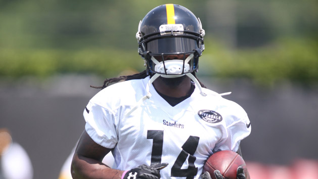 Jun 13, 2017; Pittsburgh, PA, USA; Pittsburgh Steelers wide receiver Sammie Coates (14) participates in drills during minicamp at the UPMC Rooney Sports Complex. Photo Credit: Charles LeClaire-USA TODAY Sports