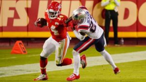 Reports: WR Sammy Watkins to sign with Ravens