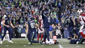 Seahawks win ugly, survive Cardinals upset bid