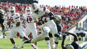Perry’s four TDs lead Louisville past Pitt