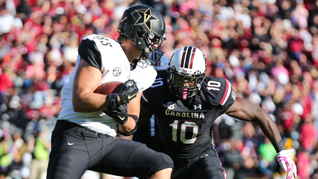 South Carolina linebacker Skai Moore (10) comes in for the stop during the second quarter between Vanderbilt and South Carolina last year at Williams-Brice Stadium. Photo Credit: Jim Dedmon-USA TODAY Sports