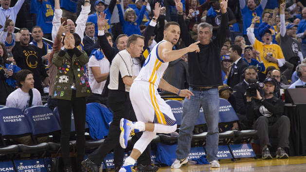 Steph Curry hits the 400th 3-pointer of the season in Golden State's win over Memphis. (kterada USA TODAY Sports)