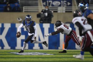 Kentucky takes on sizzling NC State in Gator Bowl