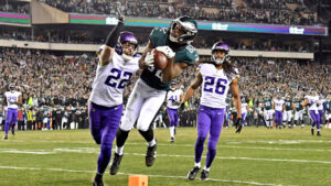 Late-season West coast trip may benefit Eagles now