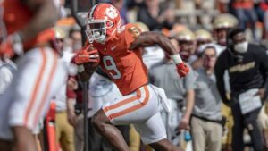 No. 2 Notre Dame, No. 3 Clemson set for Round 2