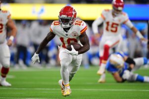 Report: Dolphins acquire Chiefs’ WR Hill for 5 picks