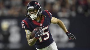Texans WR Fuller breaks collarbone
